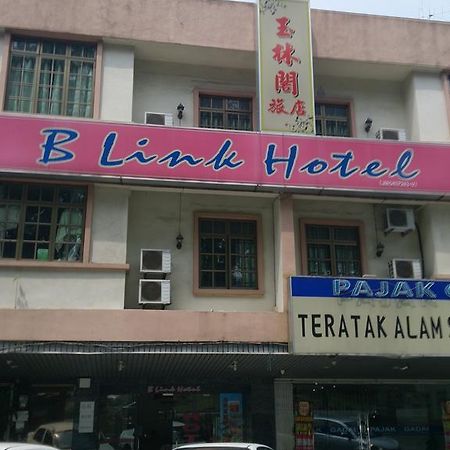 B Link Hotel Kulai Zewnętrze zdjęcie